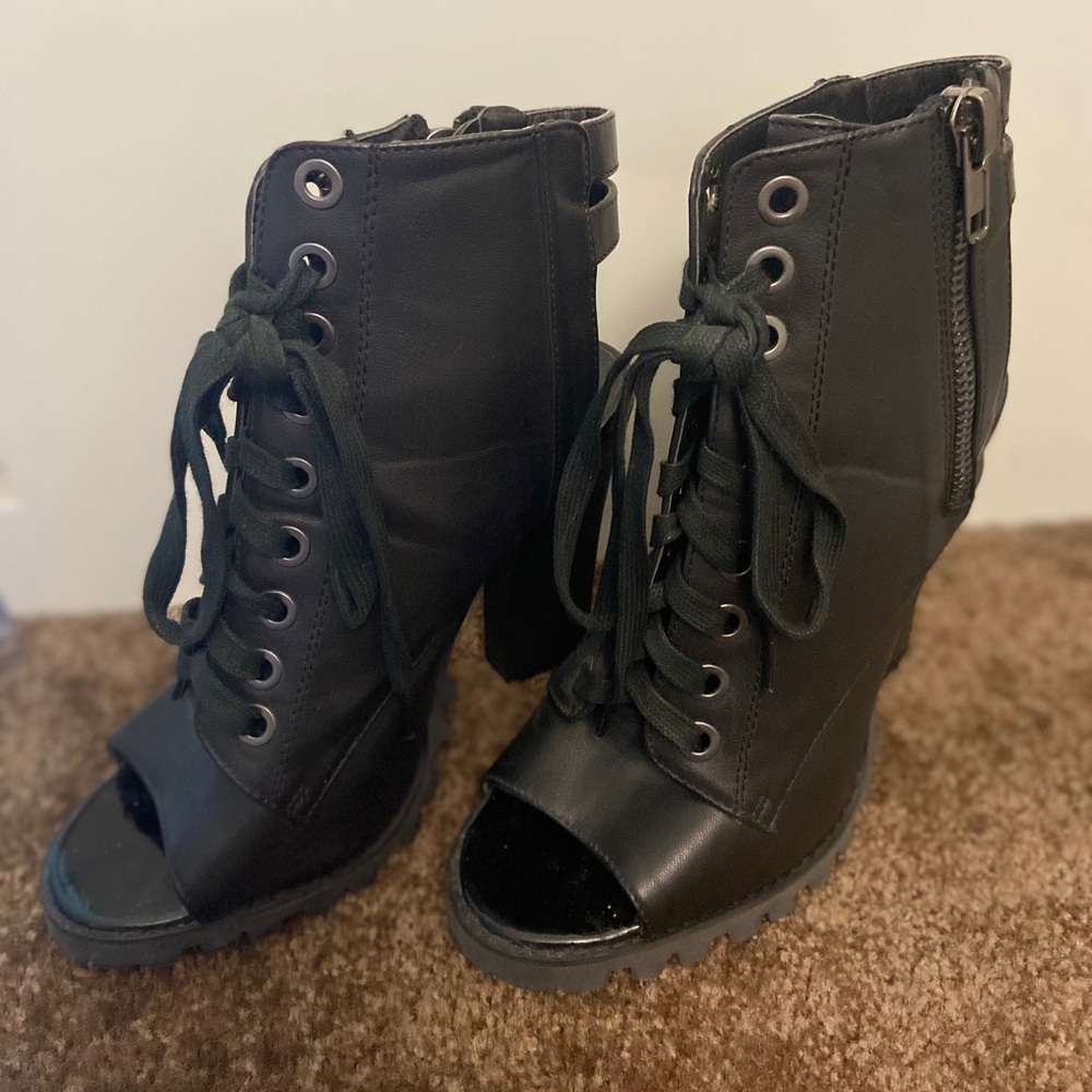 Michael Antonio heel booties